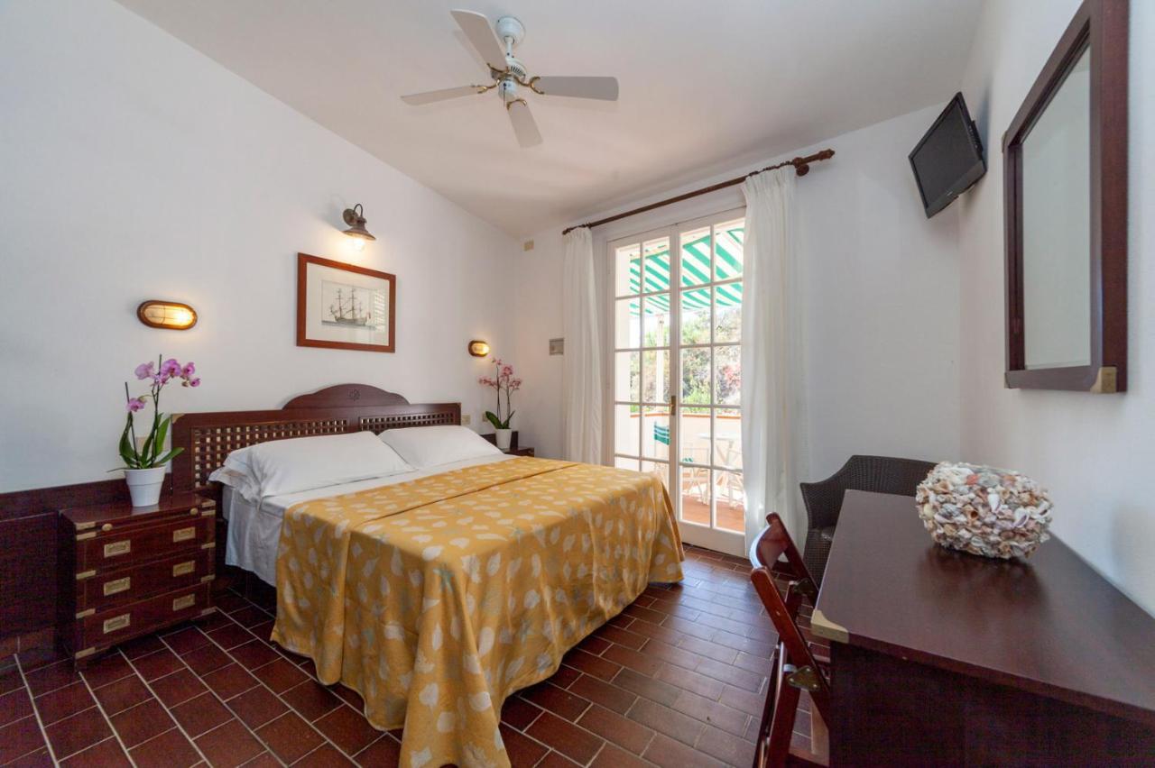 קאפוליברי Hotel Antares מראה חיצוני תמונה